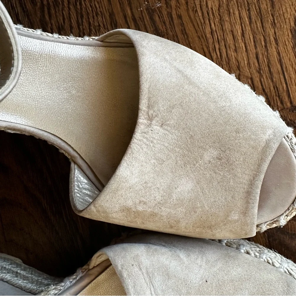 Stuart Weitzman elegant espadrille
